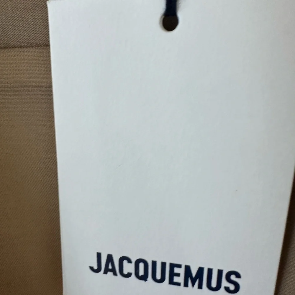 NWT Jacquemus ‘La Robe Jocou’ Midi Shirt Dress Tan/Beige FR44/ US12 $840 Retail - Picture 13 of 14
